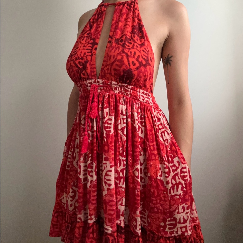 Free Peolle Halter Neck Dress - Picture 2 of 4